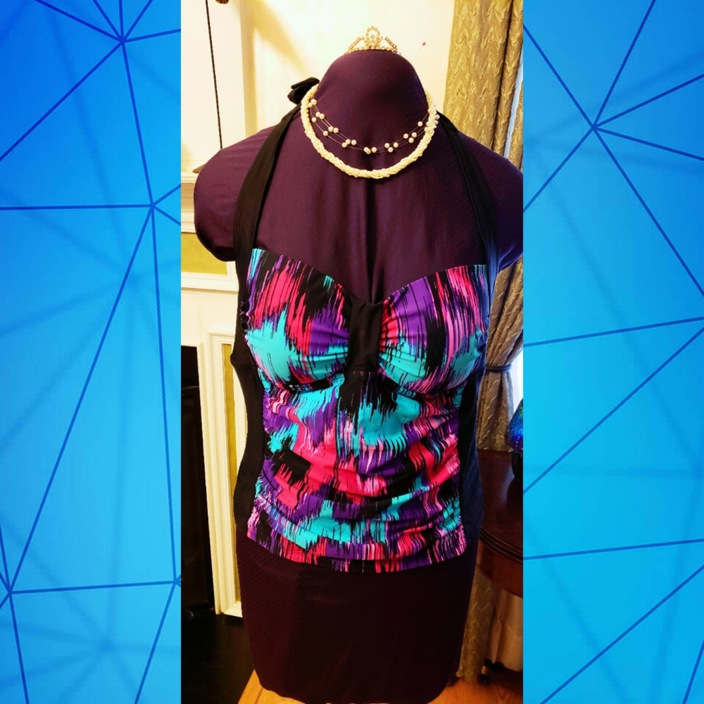 Catalina halter tankini size Large